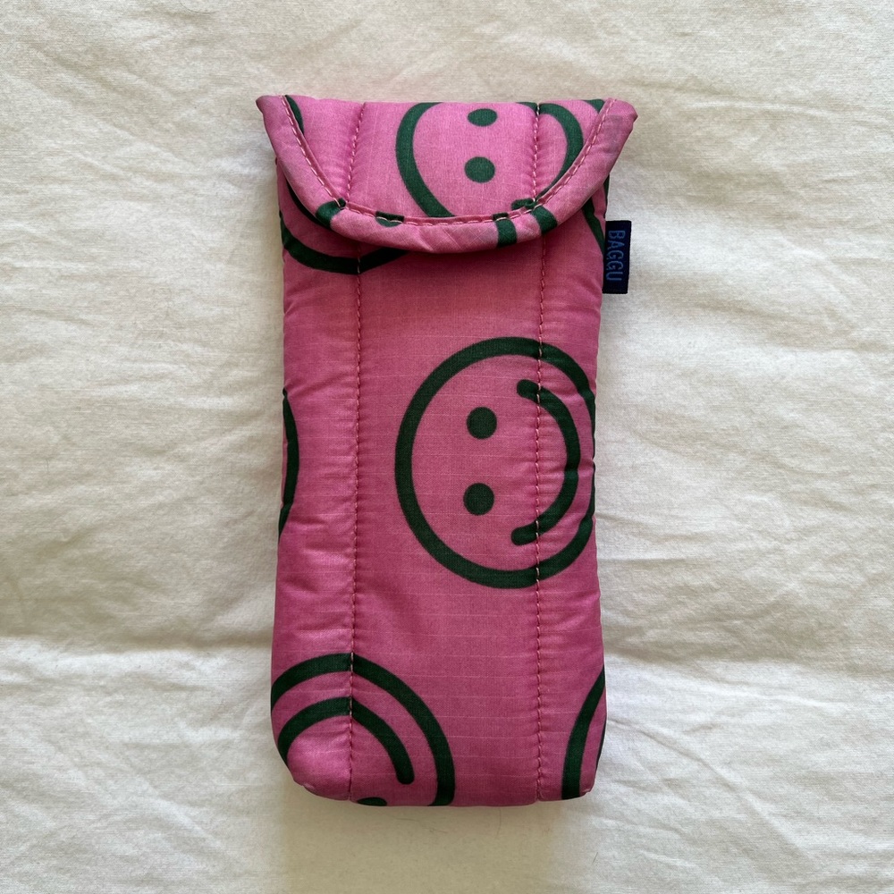 Baggu Happy Raspberry Puffy Glasses Sleeve